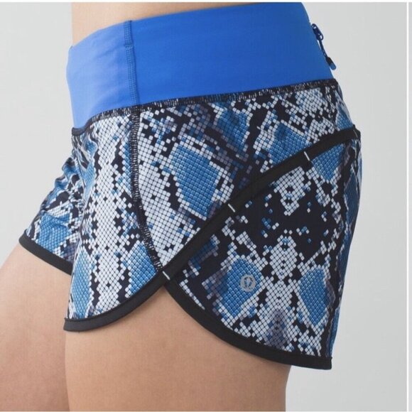 Lululemon Speed Shorts Size 8 | Blue Snake Print | Rare & Trendy - Picture 1 of 16